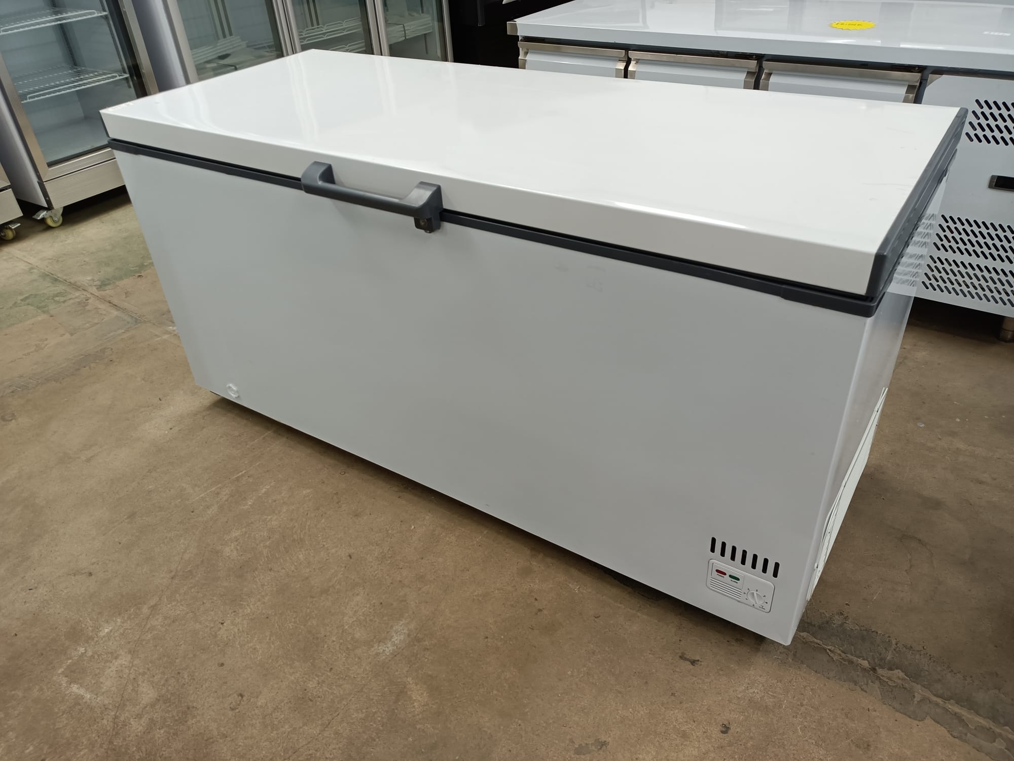 commercial-700l-chest-deep-freezer-appliances