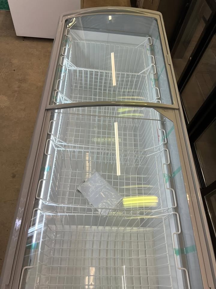 Chest Showcase Freezer – 650L (Model SD-650C) - Image 3