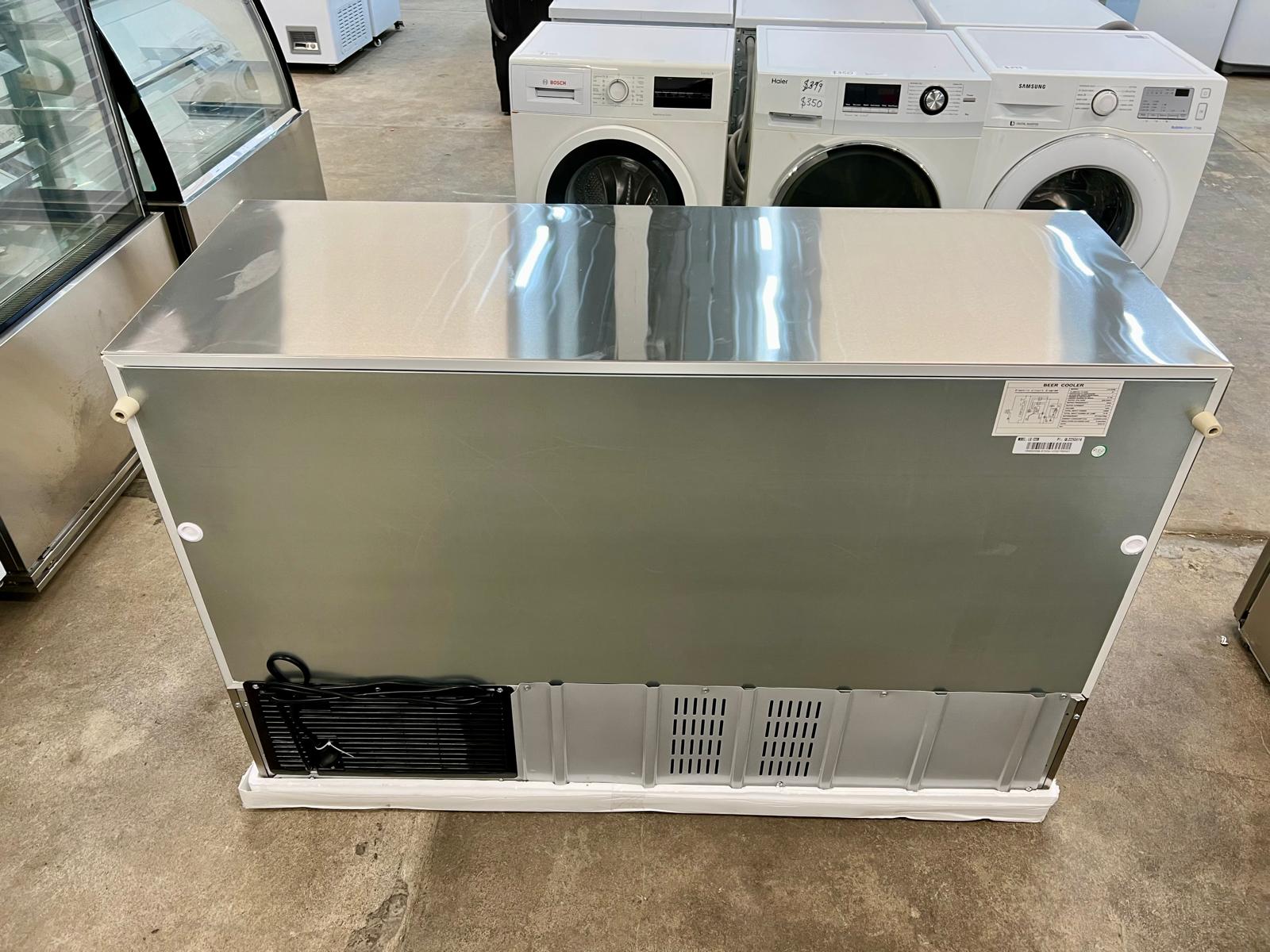 3 Door Beverage Cooler – 320L (Model LG-320B) - Image 3