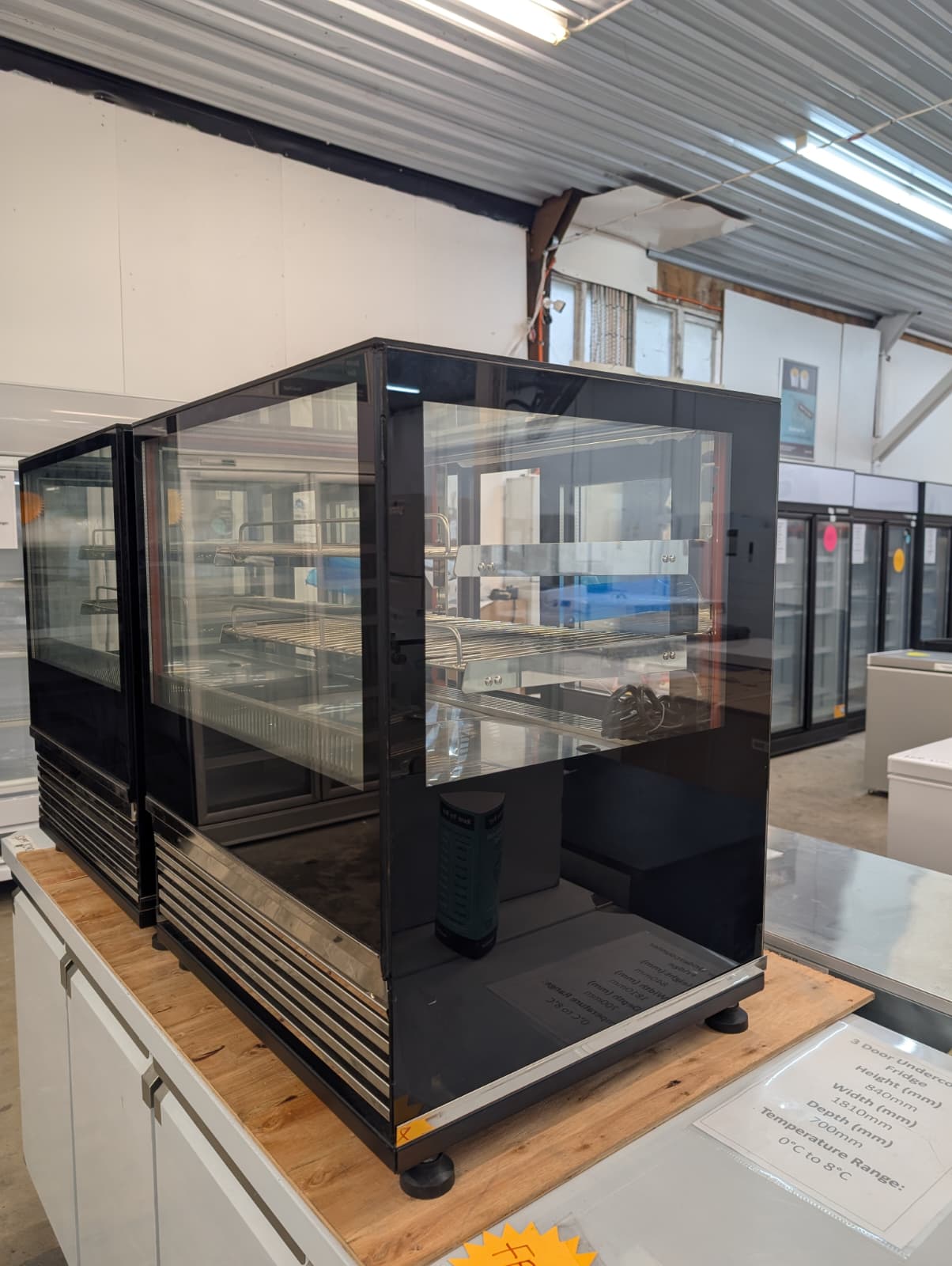 Cake Display Fridge- Hot (Model AGN-600-RT-H) - Image 4