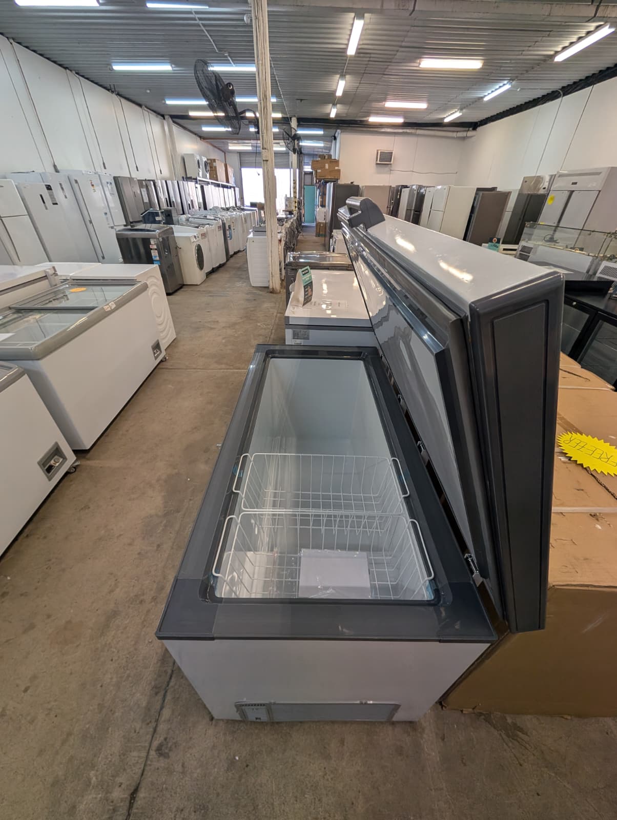 Commercial Chest Freezer- 600L (Model-BD600) - Image 7