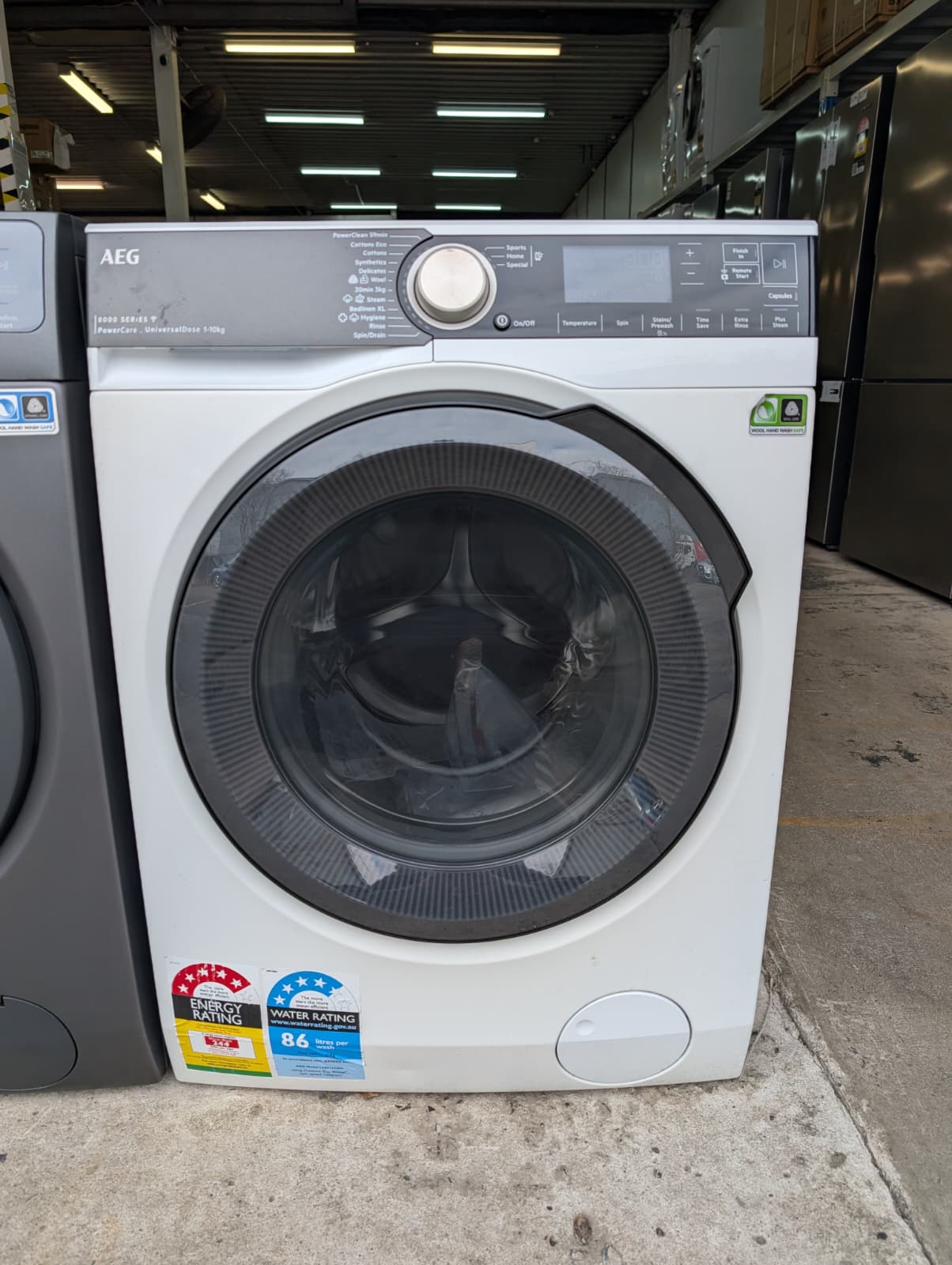 AEG 10kg 8000 Series Front Load Washing Machine - Image 3