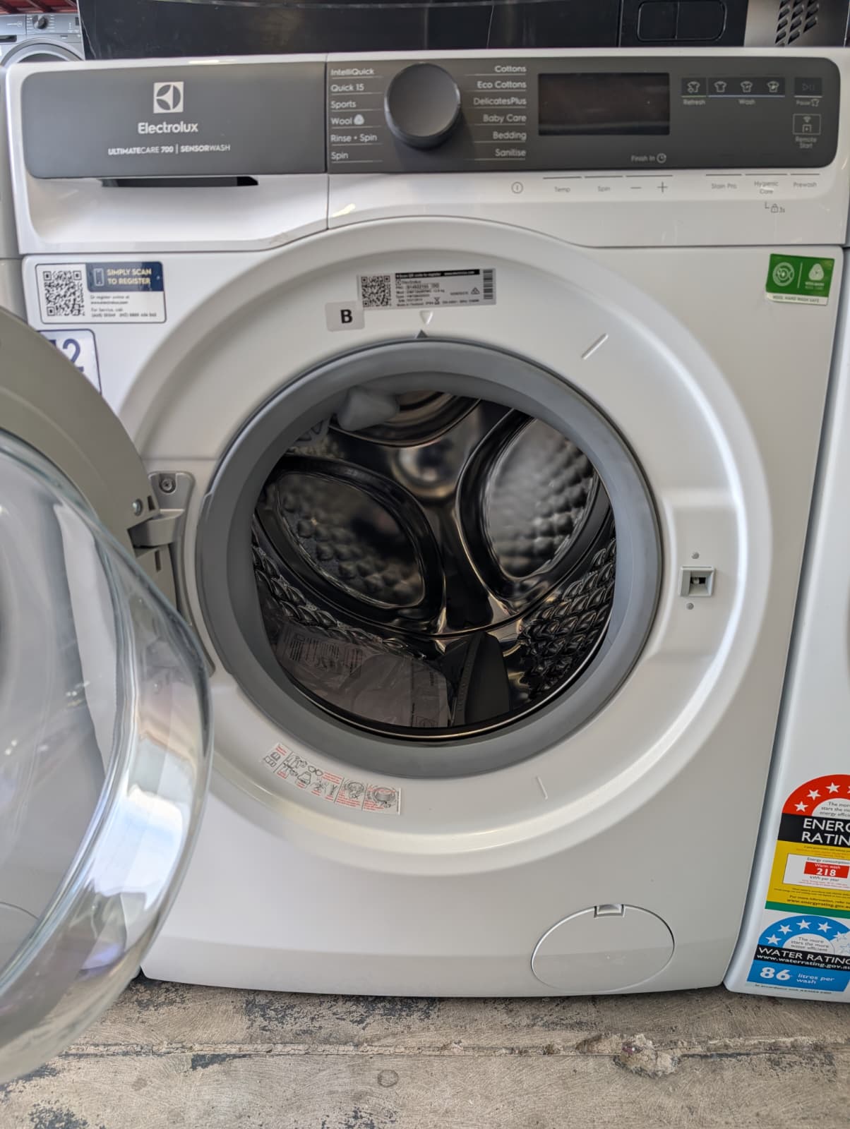 Electrolux 12kg Front Load Washing Machine UltimateCare- White - Image 3