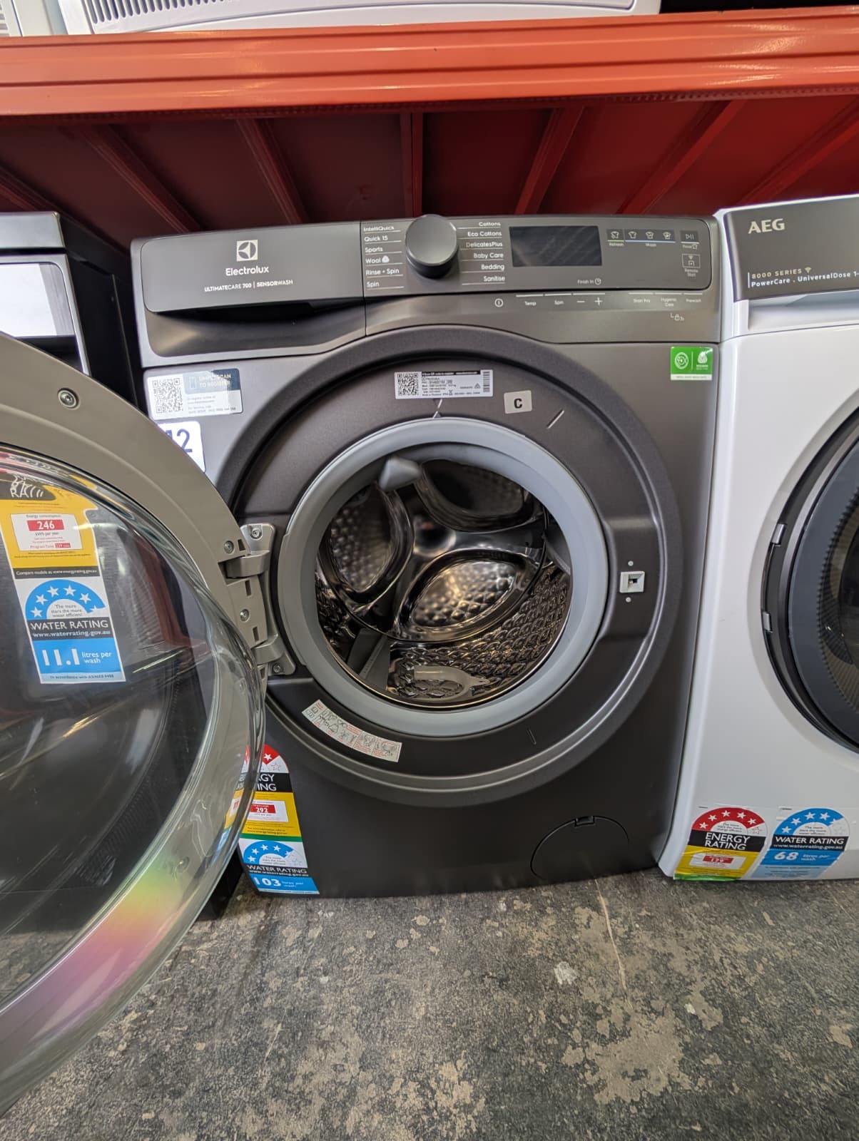 Electrolux 12kg Front Load Washing Machine UltimateCare- Dark Onyx - Image 3